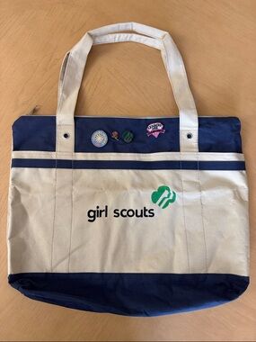 Girl Scouts Canvas Tote Bag w/ 4 Pins – Preloved, Unique Style, zipper closure